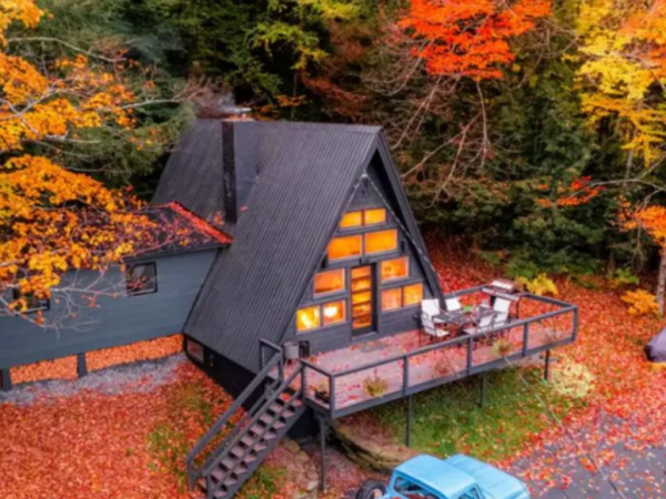 🎃 Airbnb’s Ghostly Tech: No More Haunting Parties!&nbsp;👻